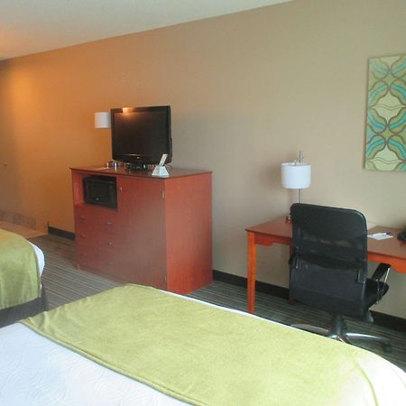 Best Western Plus Menomonie Inn & Suites Esterno foto