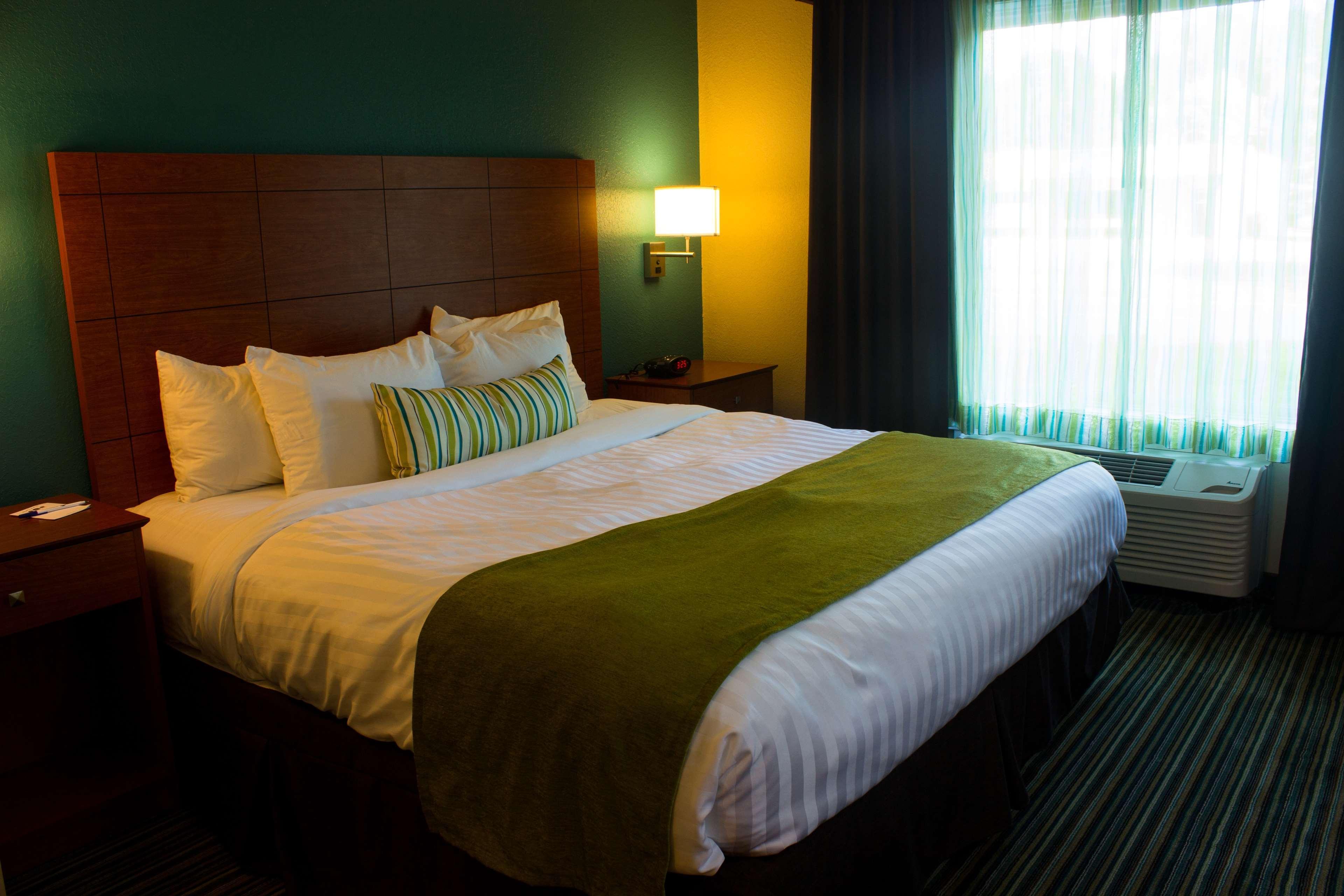 Best Western Plus Menomonie Inn & Suites Esterno foto