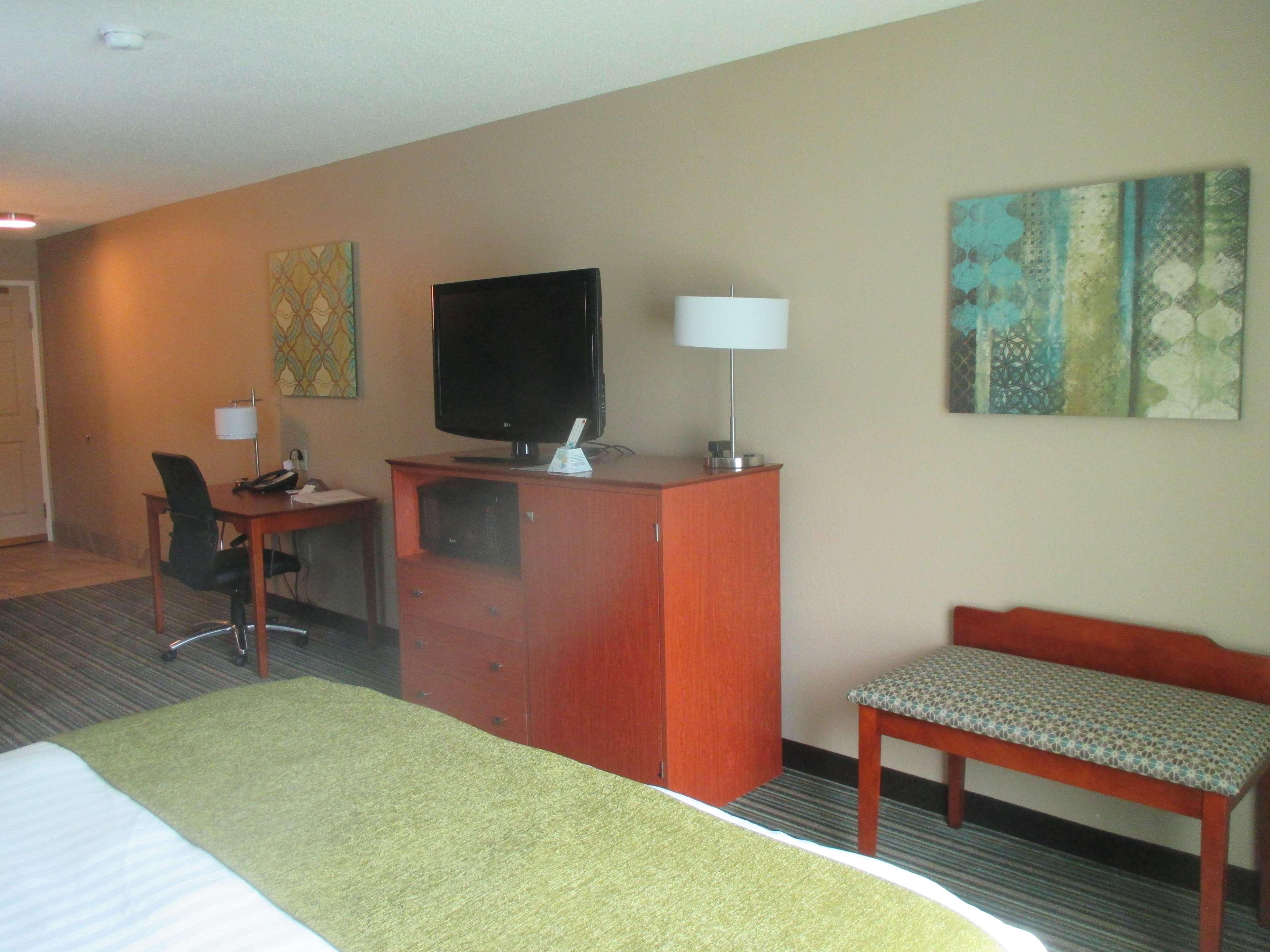 Best Western Plus Menomonie Inn & Suites Esterno foto